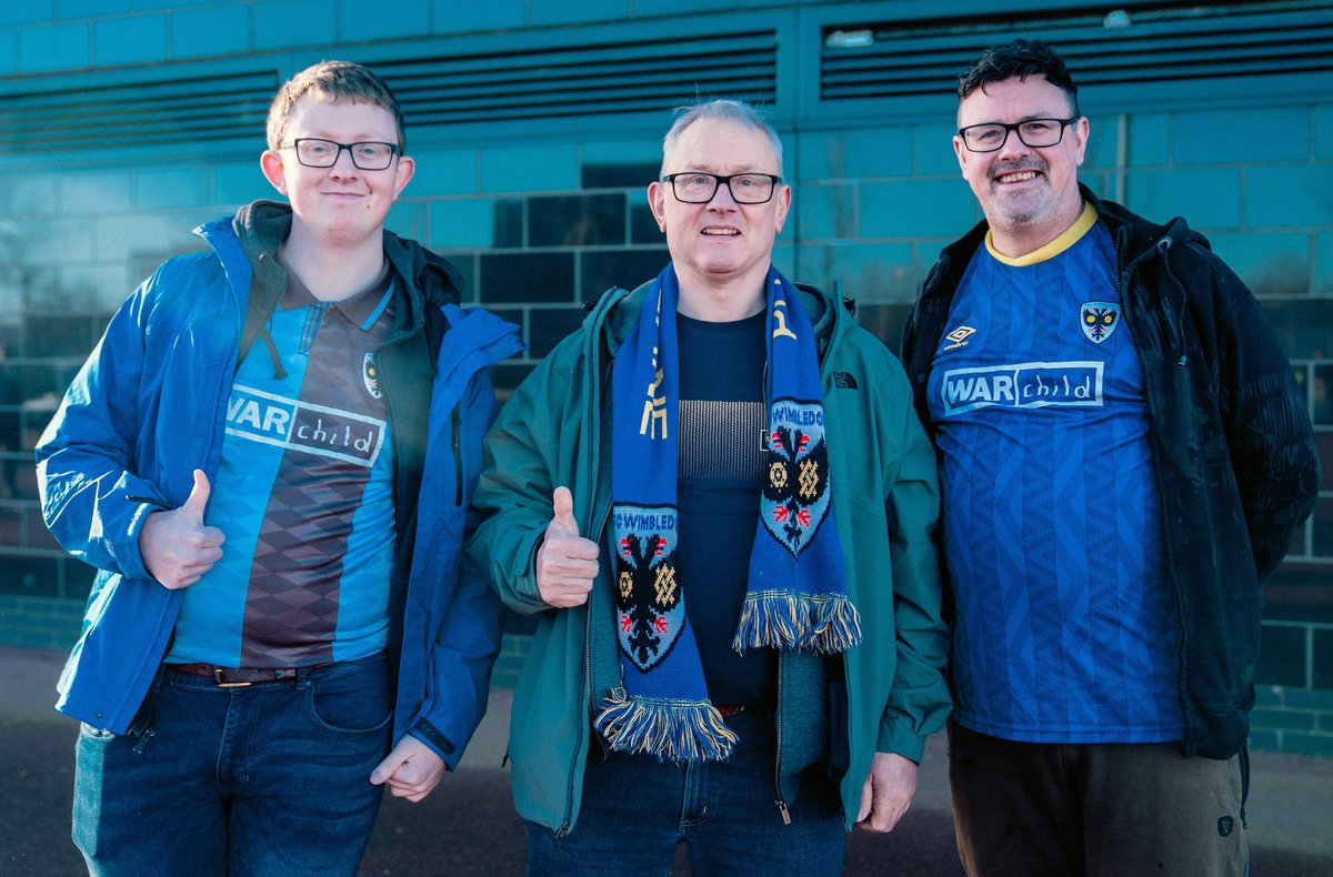 The Dons are here. 👍 

#AFCW 🟡🔵