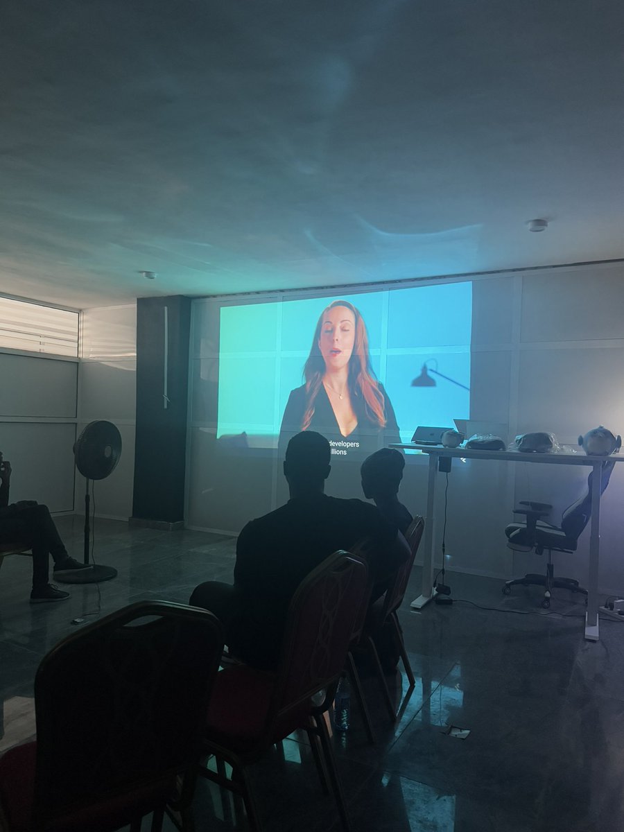 czarify's tweet image. #FlutterInProduction watch party 🙂‍↔️