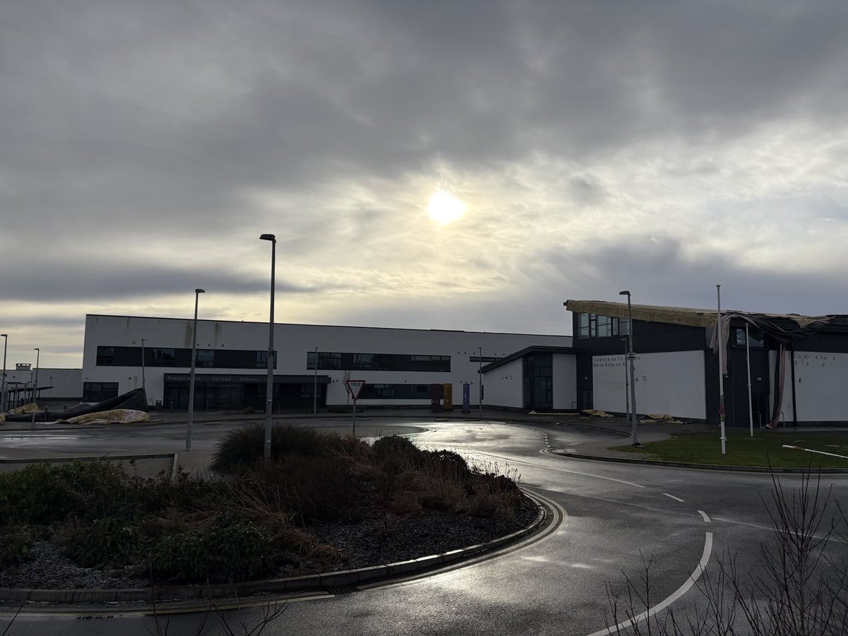 Lot of damage to roof of the new Presentation Secondary School in #Athenry. Power still out here and some of the mobile networks still down. Lack of internet means cash only in some of the shops that are open ⁦<a href="/KevDoyle_Indo/">Kevin Doyle</a>⁩ ⁦<a href="/LorHiggins/">Lorraine Higgins</a>⁩ ⁦<a href="/albertdolan_/">Albert Dolan TD</a>⁩