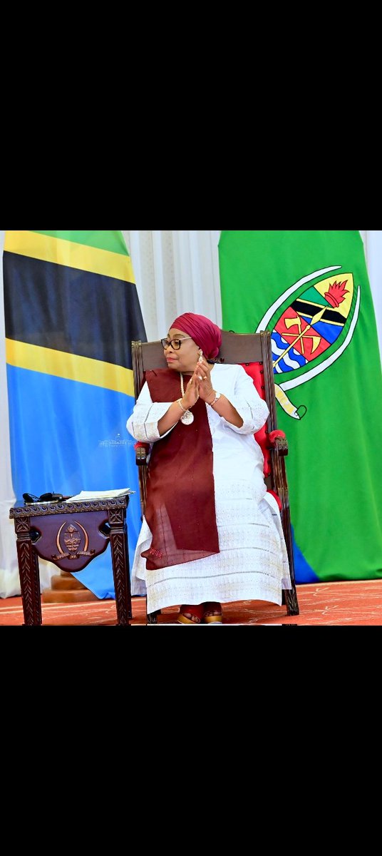 Hakika jina hubeba maisha halisi yaa mtu, Samia suluhu hakika amekuwa suluhu Kwa nchi yetu,uchumi wetu, maendeleo yetu na wananchi Kwa ujumla.
Ameweza kufungua mipaka ya nchi yetu kibiashara na uchumi,amefungua miradi mingi ya kimaendeleo, na Sasa nchi yetu inang'ara.

SAMIA OYEE