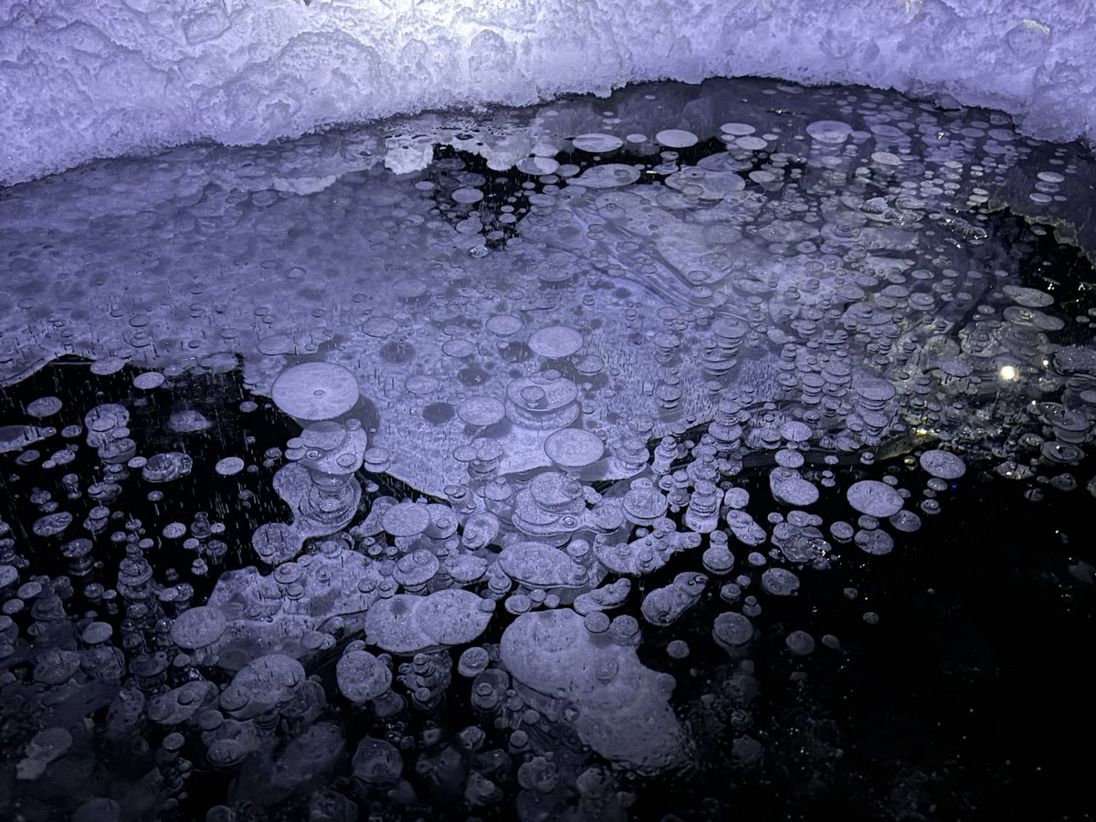 shimshim0's tweet image. 夜中の宇宙🚀
#タウシュベツ
#icebubble
#nightbubble