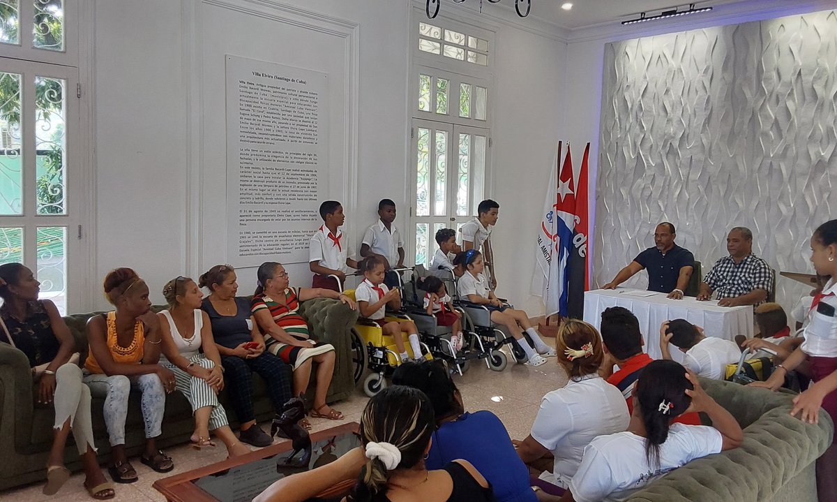 YdiobisR's tweet photo. FIRMA DEL CONVENIO ESPECÍFICO DE COLABORACIÓN INTERINSTITUCIONAL DERIVADO DEL CONVENIO MARCO FIRMADO ENTRE LA ESCUELA ESPECIAL AMISTAD CUBA VIETNAM - CESPE.
#CubaMined #DpeSantiago
#CESPE #SiempreSantiago https://t.co/njCP6xsoUm