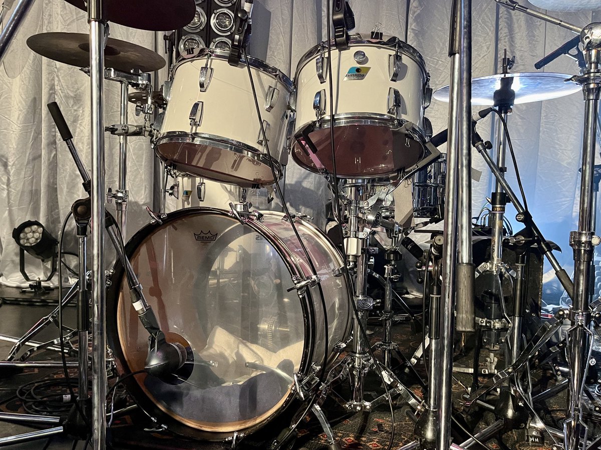 fineopener's tweet photo. a⼦ LIVE TOUR 2025 "LOVE PROPHET" 
in大阪BIGCAT
ドラムチューナーとして参加いたしました！
久しぶりのまんちゃんと、初めましてのドラムセットくん🥁東京公演も楽しみにしてます🙆‍♂️
#ドラムテック https://t.co/KkKFZkJK61