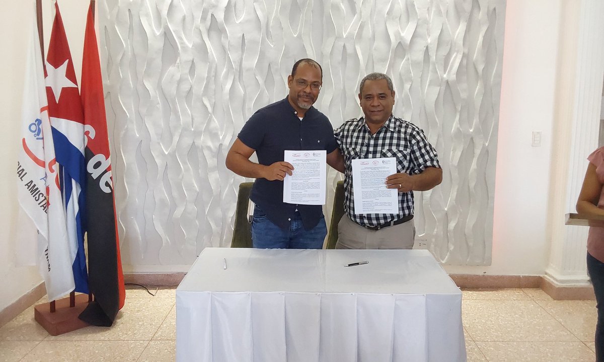 YdiobisR's tweet photo. FIRMA DEL CONVENIO ESPECÍFICO DE COLABORACIÓN INTERINSTITUCIONAL DERIVADO DEL CONVENIO MARCO FIRMADO ENTRE LA ESCUELA ESPECIAL AMISTAD CUBA VIETNAM - CESPE.
#CubaMined #DpeSantiago
#CESPE #SiempreSantiago https://t.co/njCP6xsoUm