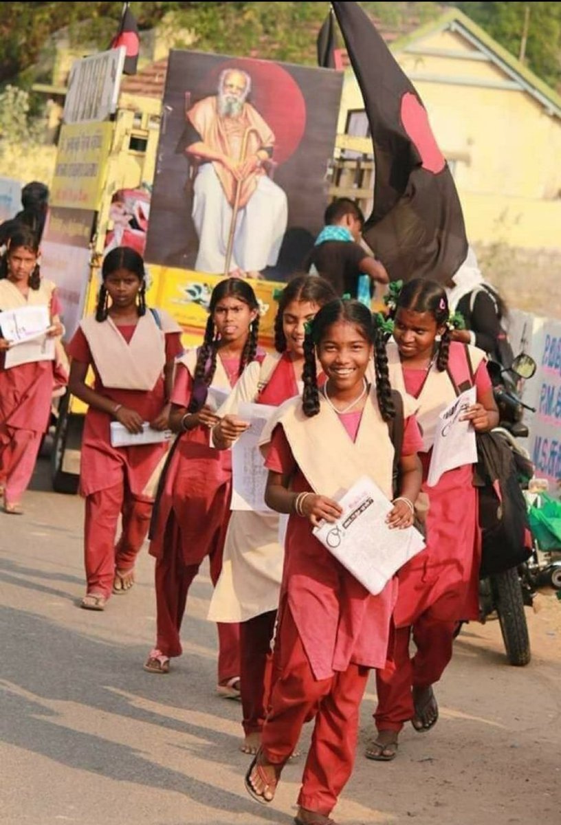 பேசும் படம்.