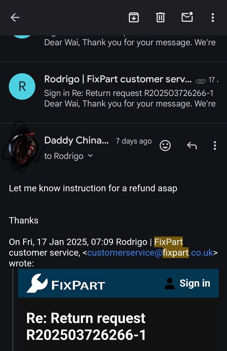 lukazleong's tweet photo. Avoid this *scam* company .

-they sent me a broken item 
-i asked for refund and asked them to collect the item back
- they ignore my request and sent me a new item instead
- I have not opened the new item and they ignore every single email from me regarding this matter Now. https://t.co/3i2ewOBNuR