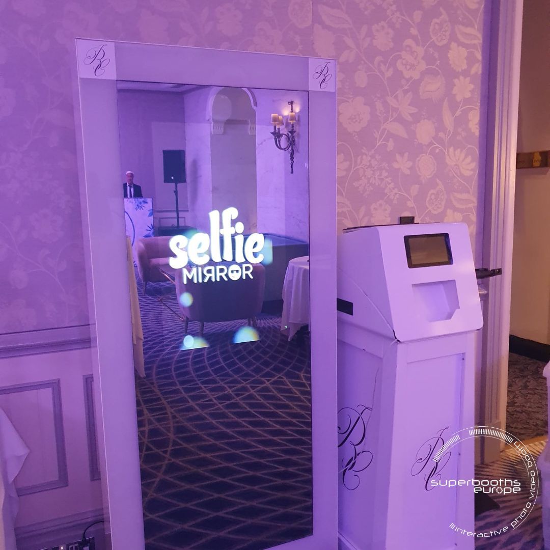 SuperBEuro's tweet photo. ✨ Light up your event with the LED Selfie Mirror! Sleek, space-saving &amp; perfect for weddings, clubs, &amp; corporate gatherings.

📸 Customize it with your branding &amp; create unforgettable moments! https://t.co/QJXQVDt9MX
📧 hello@superboothseurope.com

#superbooth #superboothseurope https://t.co/ykkWFGKmXO