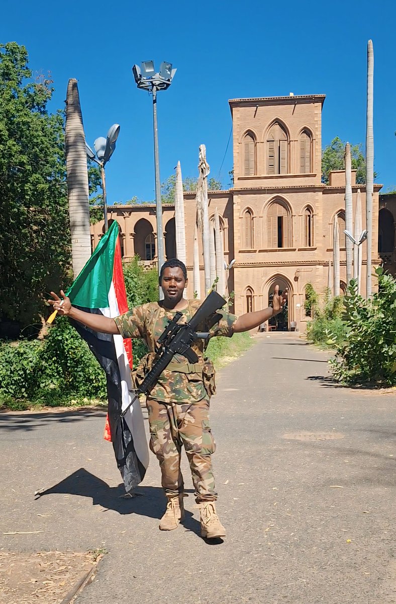 جامعة الخرطوم♥️
جامعتنا😍
شارع المين يعنى السنتر يا سلاااام يخ والله مشتاقين شوووق للدكاتره والإمتحانات الشيتات والكوره🤣

والدفعه الأكتر من أخوان نسأل الله ان يجمعنا في ساعة خير ويحفظكم أينما كنتم

عادت المستحيلة وستعودون يا رفاق فما زالت الجميلة جميلة🌹

نصر من الله وفتح قريب