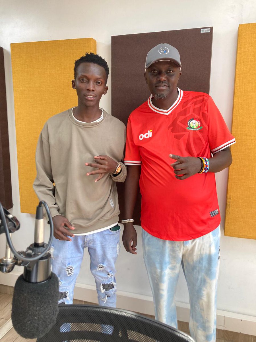 Githaa ni ya #Offside na <a href="/Curtiswakijeey/">Mohamed Kariuki</a> alongside Dj Triviuse &gt;&gt; @Evanson12714452

Uko locked kutoka mtaa gani ?  
Jiwachilie tubanje riba za sports kimoja hadi magithaa zake !!  
Namba ya nangos : 0711 443 886 / Sms 20895