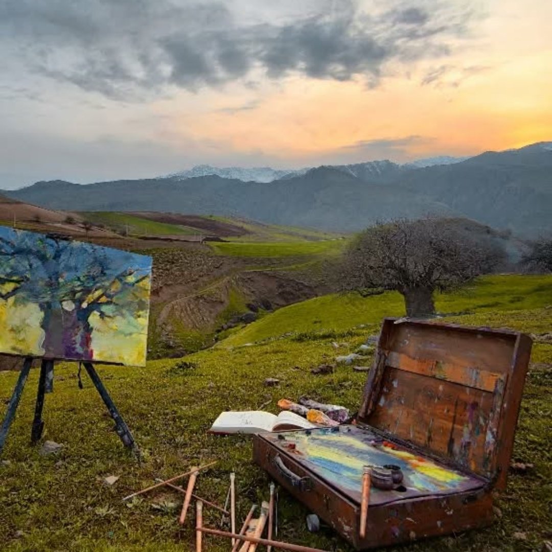 Painting in nature is an opportunity to connect deeply with the beauty of the world and express inner feelings through colors and forms.