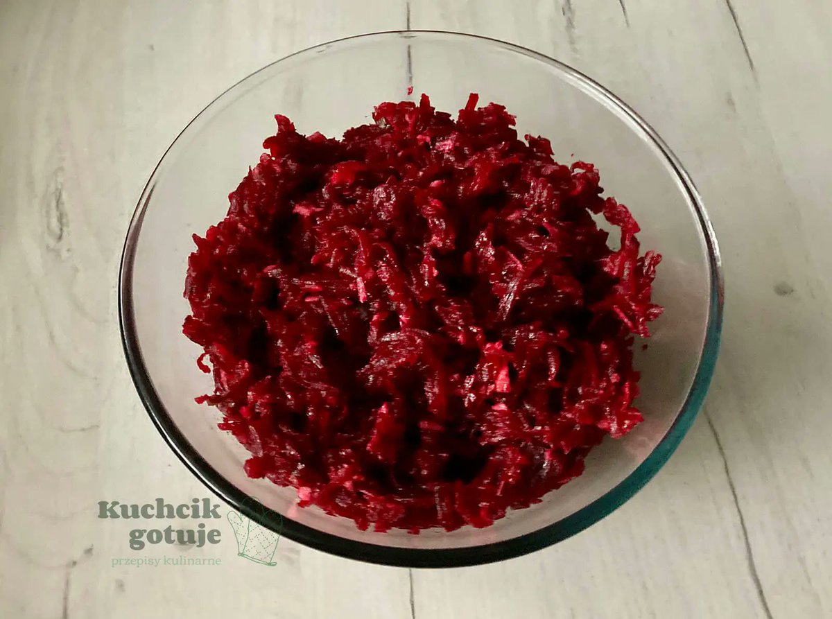 AnnaGotuje's tweet image. Wegańska sałatka z pieczonych buraków i ogórka kiszonego 🙂
Przepis znajdziecie w komentarzu 👇
#sałatka #buraki #doobiadu #wege #wegetarianskie #dieta #zdroweodżywianie #przepis