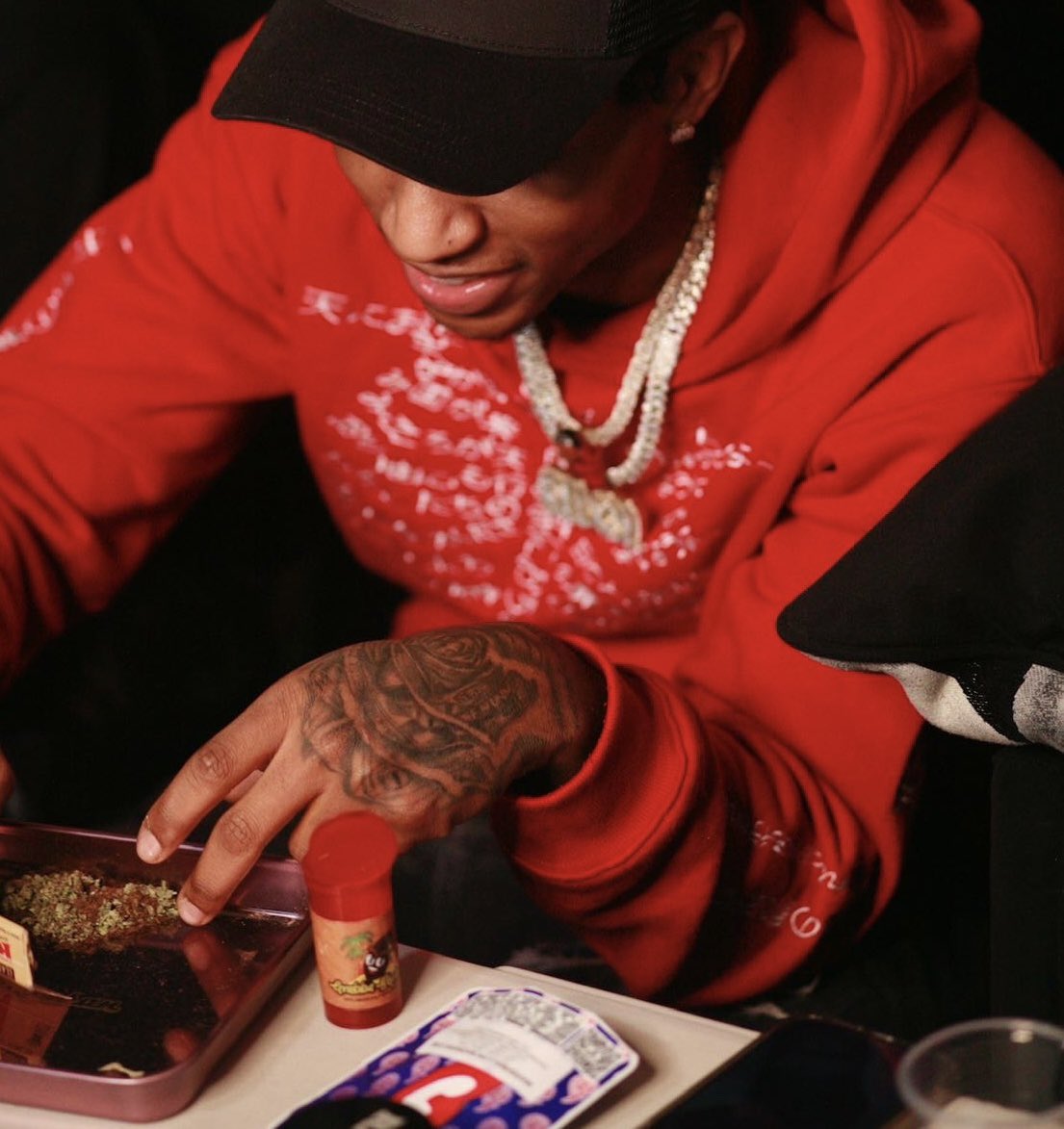 Streamer Silky wearing the -Exodus’ Script Pullover