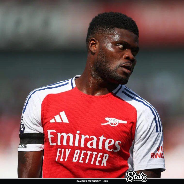 UPYOURARSENAL04's tweet photo. 0 yellow card, clean sheet, Away win, Down to 10 men

But Thomas Partey will NEVER get his credit https://t.co/Tp9cWfhzxa