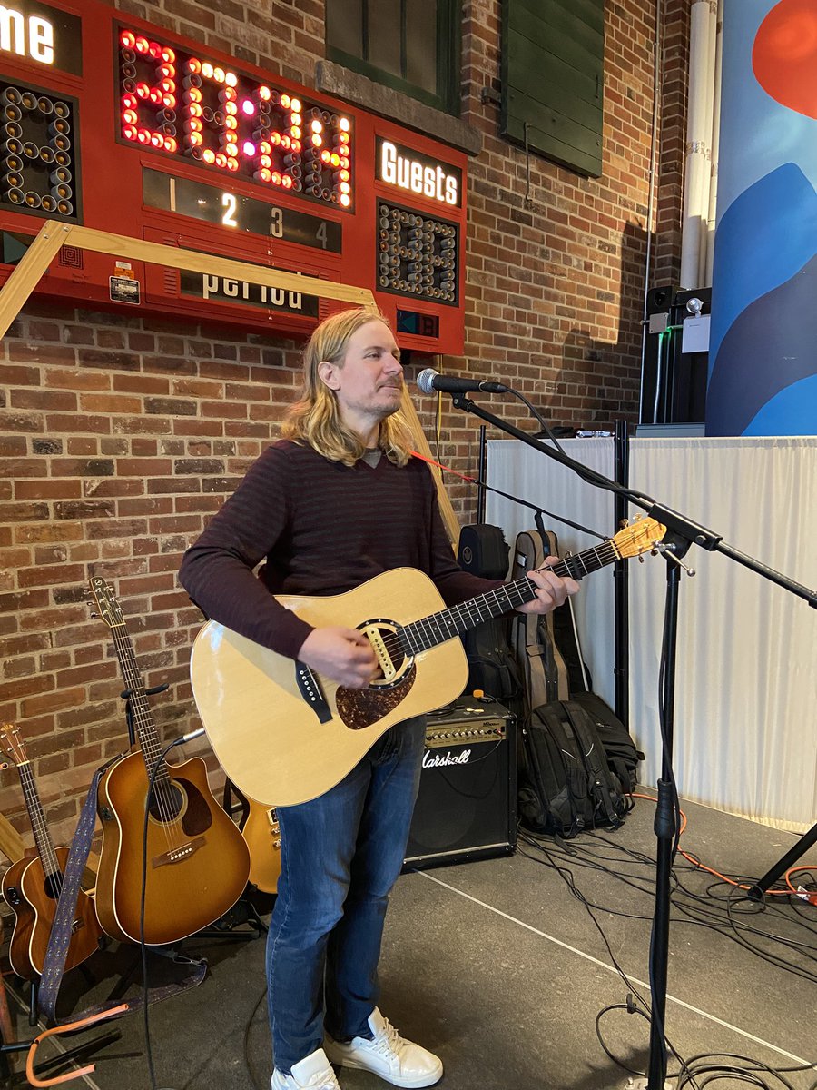 Playing live music for some Dreamers is The Dream!

Thanks <a href="/OldFlameBrewery/">Old Flame Brewing Co</a> for having me perform this past weekend at your super cool brewery in the distillery district of Toronto.

#livemusictoronto