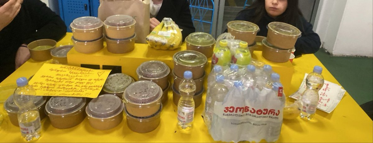 IliaMovement24's tweet photo. Thanks to everyone who supporting our, students protest and participating in this process. Fight against Russian regime is not easy, but together we can make a difference. This food was delivered by our supporters to help us continue our nonstop protest

Everything was delicious! https://t.co/m9KzH0e6Cp