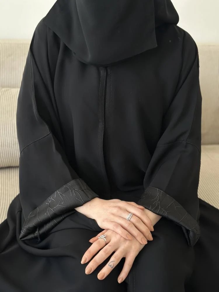 Tciic1's tweet photo. اللهم لك الحمد بعد خسارة 6 مشاريع اعلن لكم بداية مشروعي السابع "ايلاف"😭🥹🤍

مشاعريي متلخبطة ومتحمسسسه احسها باذن الله بداية التوفيق دار تصميم وخياطة عبايات، البداية بسيطة لكن راح يتطور اكثر بكثييير باذن الله🥹🤍🤍🤍🤍
https://t.co/lr57DgzRgr https://t.co/i372zIMVlY