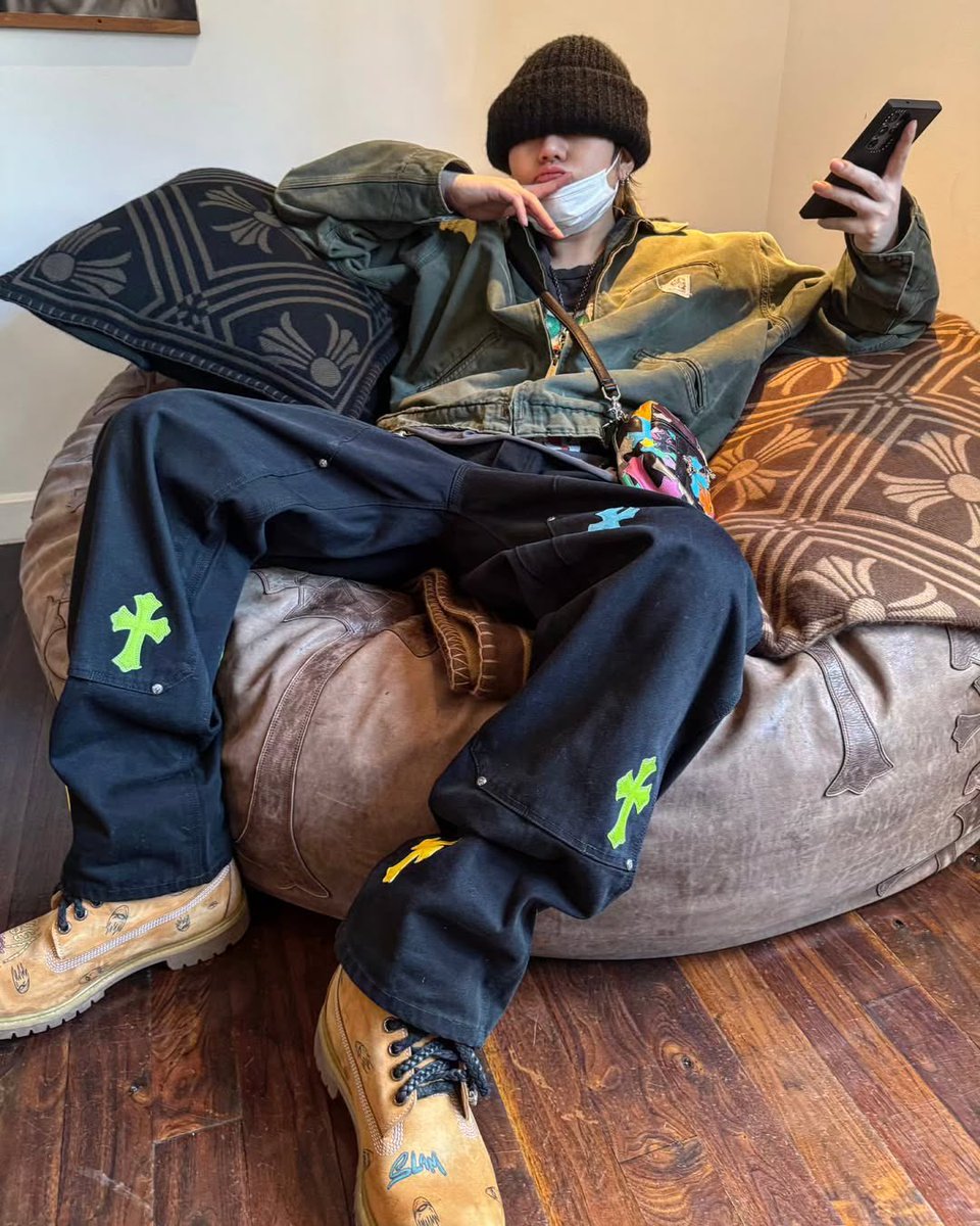 zicostaff's tweet photo. 250126 Zico Instagram Update 

“Five days without sleep 😴...
BUT they were peaceful 🕊 #202501XX”

#ZICO #지코 https://t.co/dWVUSOaPAE