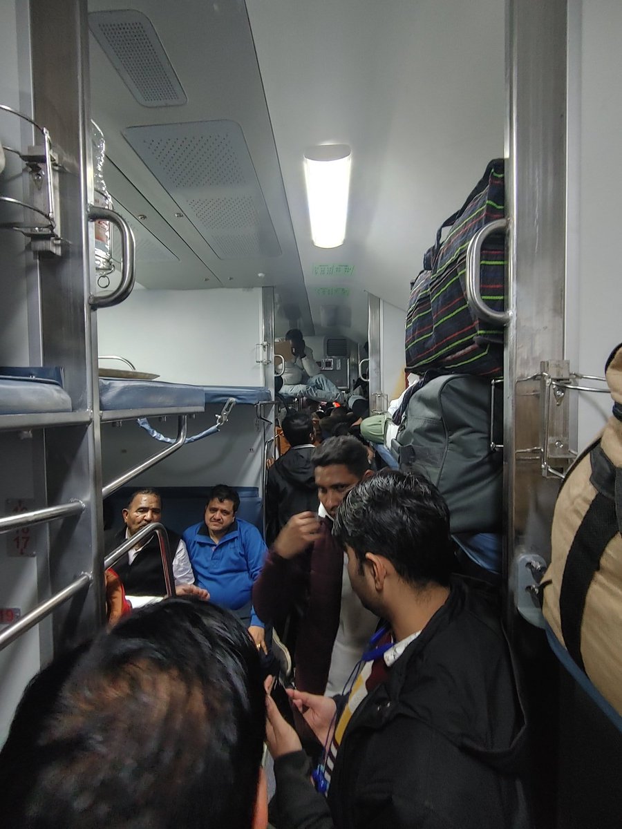 MayankManu18's tweet photo. I'm on train no 20802 .. although I've seat on train PNR - 2924562810 .. I'm stuck in B6 .. I need help to get on my seat .  @IRCTCofficial @RailMinIndia @RailwaySeva @ https://t.co/0uCLVzojAz
