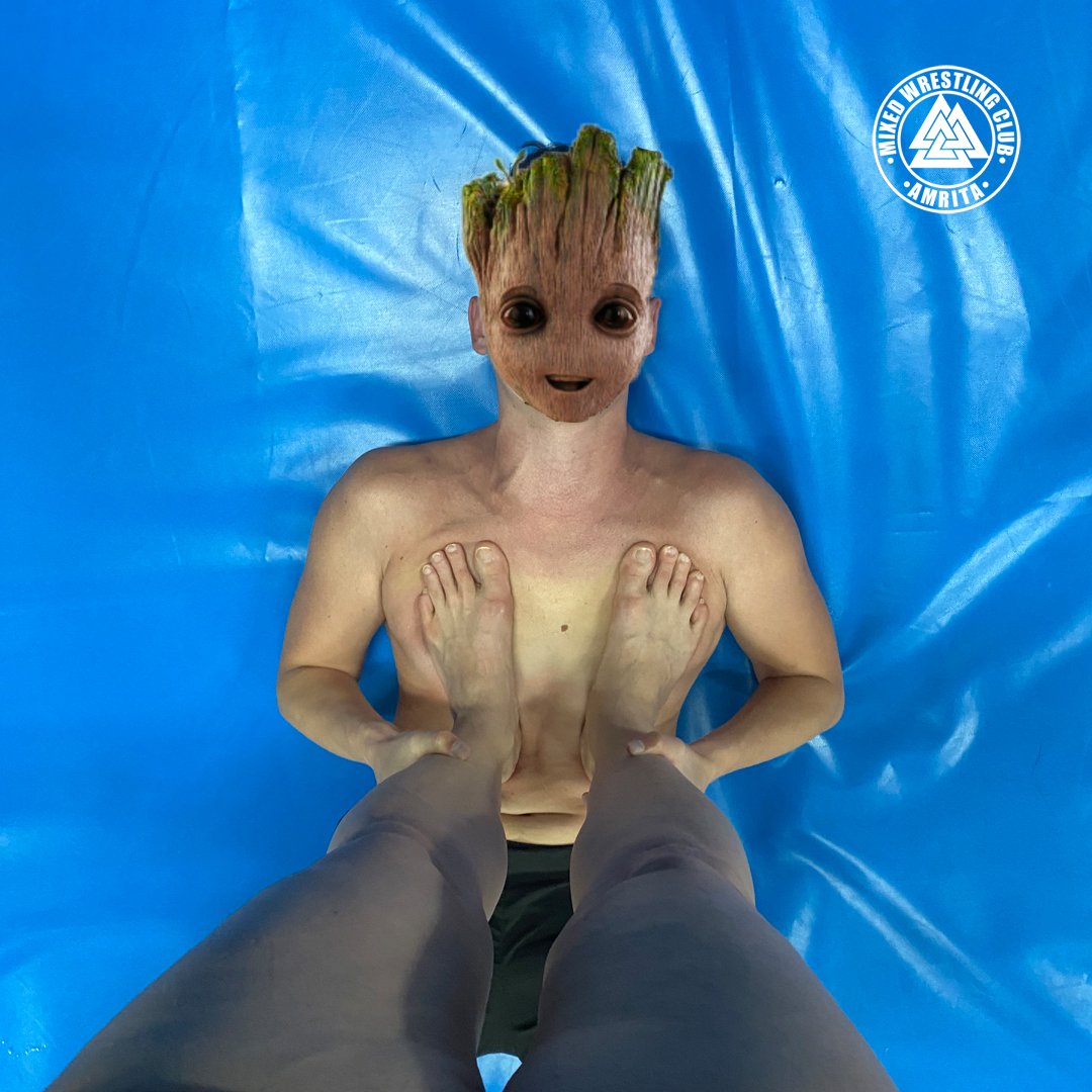 Amrita_Wrestler's tweet photo. It turned out to be the most comfortable wooden stool with heating😄
Самая удобная деревянная табуретка с подогревом оказалась😄
#mixedwrestling #trumpling https://t.co/2n7u6DNpEb