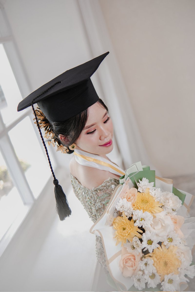 A Homo sapiens tweet media