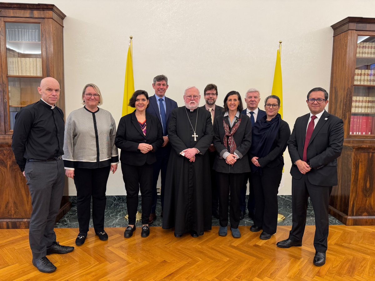 Alistair Dutton (@alistairdutton) on Twitter photo Honoured to present the #SCHR Principals to His Holiness Pope Francis @pontifex, & discuss geopolitical trends & current #humanitarian priorities with <a href="/HolySee/">His Holiness</a> Secretary of State, Archbishop Gallagher, while hosting them at @IamCaritas in #Rome this wk. Honoured to present the #SCHR Principals to His Holiness Pope Francis @pontifex, & discuss geopolitical trends & current #humanitarian priorities with <a href="/HolySee/">His Holiness</a> Secretary of State, Archbishop Gallagher, while hosting them at @IamCaritas in #Rome this wk.