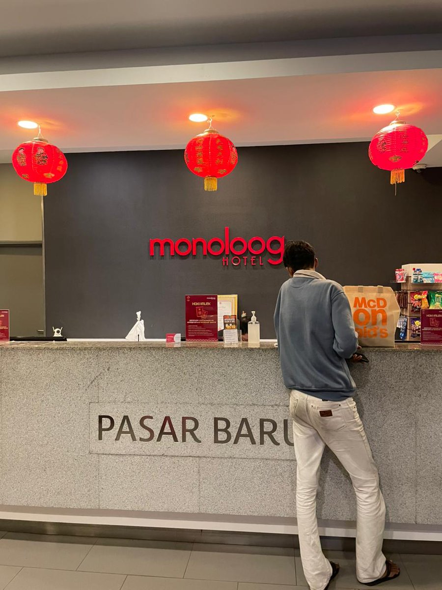 JayaAarnata's tweet photo. Ada yang dekat sini? https://t.co/JEAEX9aH79