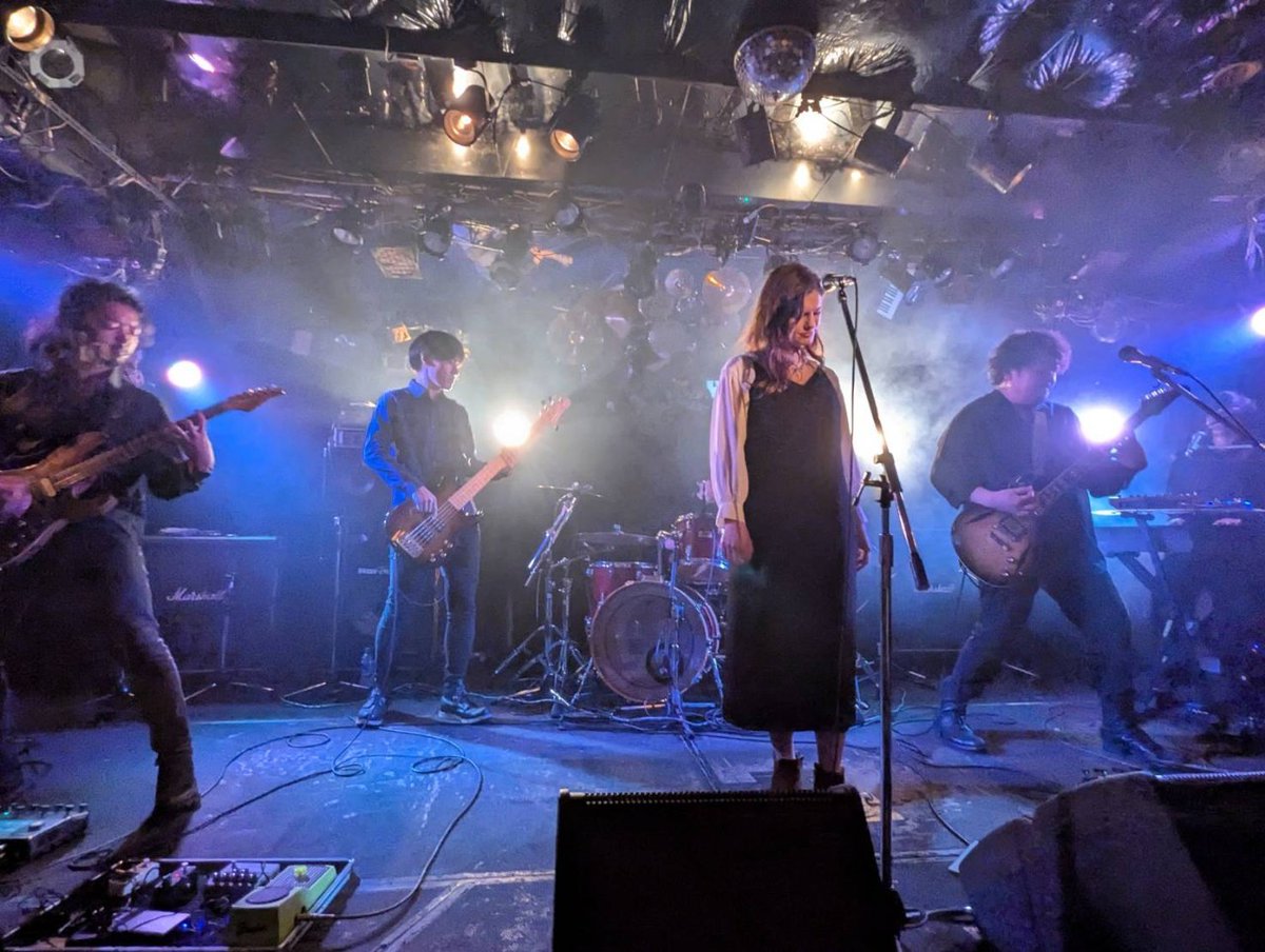 sympastorale's tweet photo. EARLY CROSS 2025年初ライヴ、お越しくださった方、配信ご覧くださった方、ありがとうございました！シルバーエレファントのアットホームな雰囲気のおかげで、自然体で演奏できた気がします。
冬の空気のせいか音はパリッとしていたかなあ。
次は3/29＆4/12です！ https://t.co/V8HABkXRj9