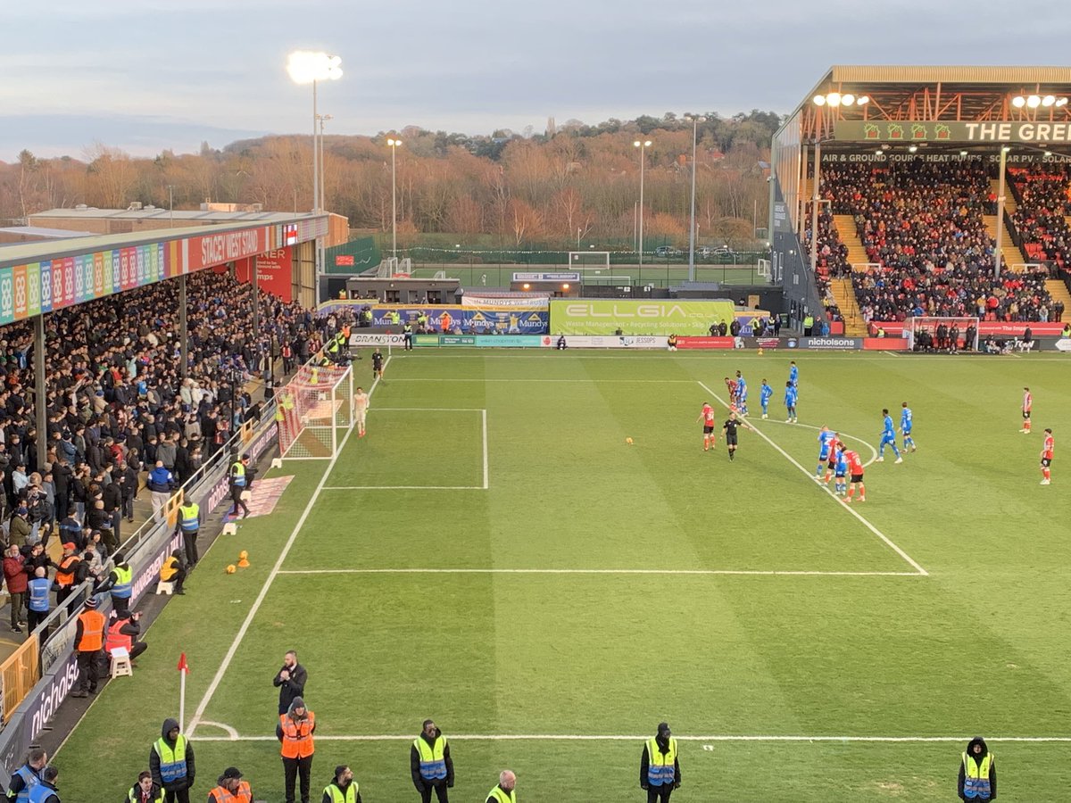 KKennealey's tweet photo. Lincoln City 5-1 Peterborough United
We clinically dispatch Posh with Jefferies and debutant Collins on target. Draper and Bayliss scored from set-pieces, while Hayes also put through his own net after giving a penalty away.
#WeAreImps | #Imps | #ImpsAsOne | #LINPET | #pufc https://t.co/M2ieDtGEp9