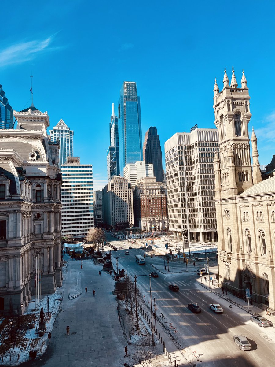 EmersonLotzia's tweet image. philly, we are inside you … about to mingle with eagles fans ahead of tomorrow’s NFC title game 👀 catch us LIVE on DK Network’s &apos;Pregame PowerUp&apos; tomorrow morning from 11-12 ET from outside the Linc 🫡