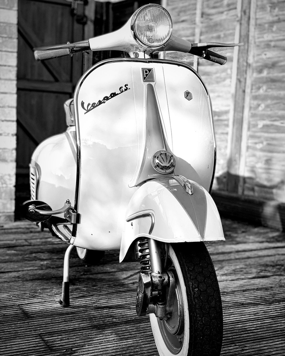 modcyclingphoto's tweet photo. Mid winter run out for both of the GSβs all good now back under cover waiting for that long hot summer #mod #modsrule #vespags #1962 https://t.co/dVxPcG6yQG