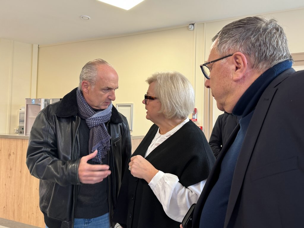 Laure MILLER nous a offert une cérémonie de vœux à la hauteur des enjeux du moment avec un discours inaugural de grande qualité
Associant humanité, espérance et mettant à l'honneur celles et ceux qui peuvent sans compter à servir nos territoires
<a href="/DptMarne/">Département Marne</a> <a href="/CaVautrin/">Catherine Vautrin</a> <a href="/Laure_Miller/">Laure Miller</a>