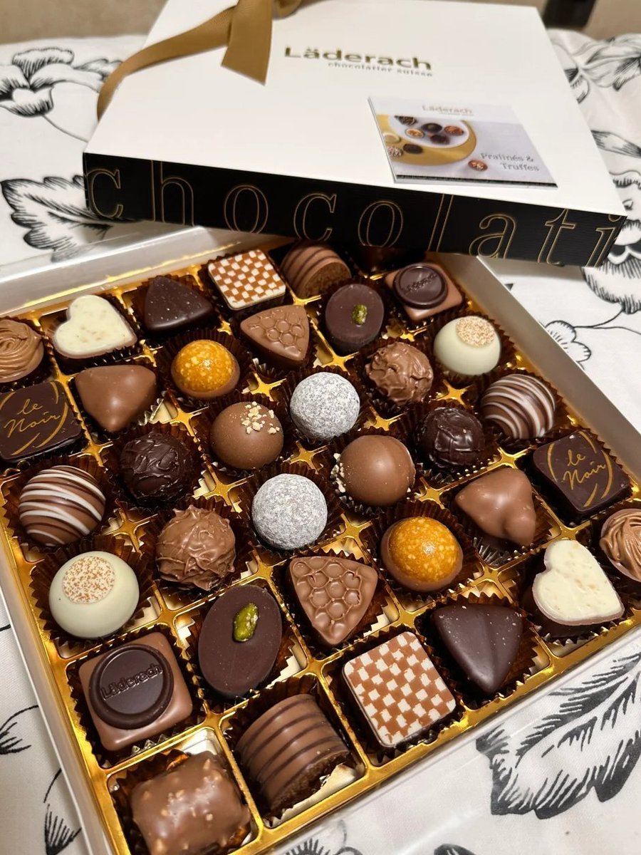 오늘은 일부러 옛 친구한테서 초콜릿을 받았다
먹자✨
어느 것부터 먹을까요⁉️

이 시간의 초콜릿🍫📷 🆘