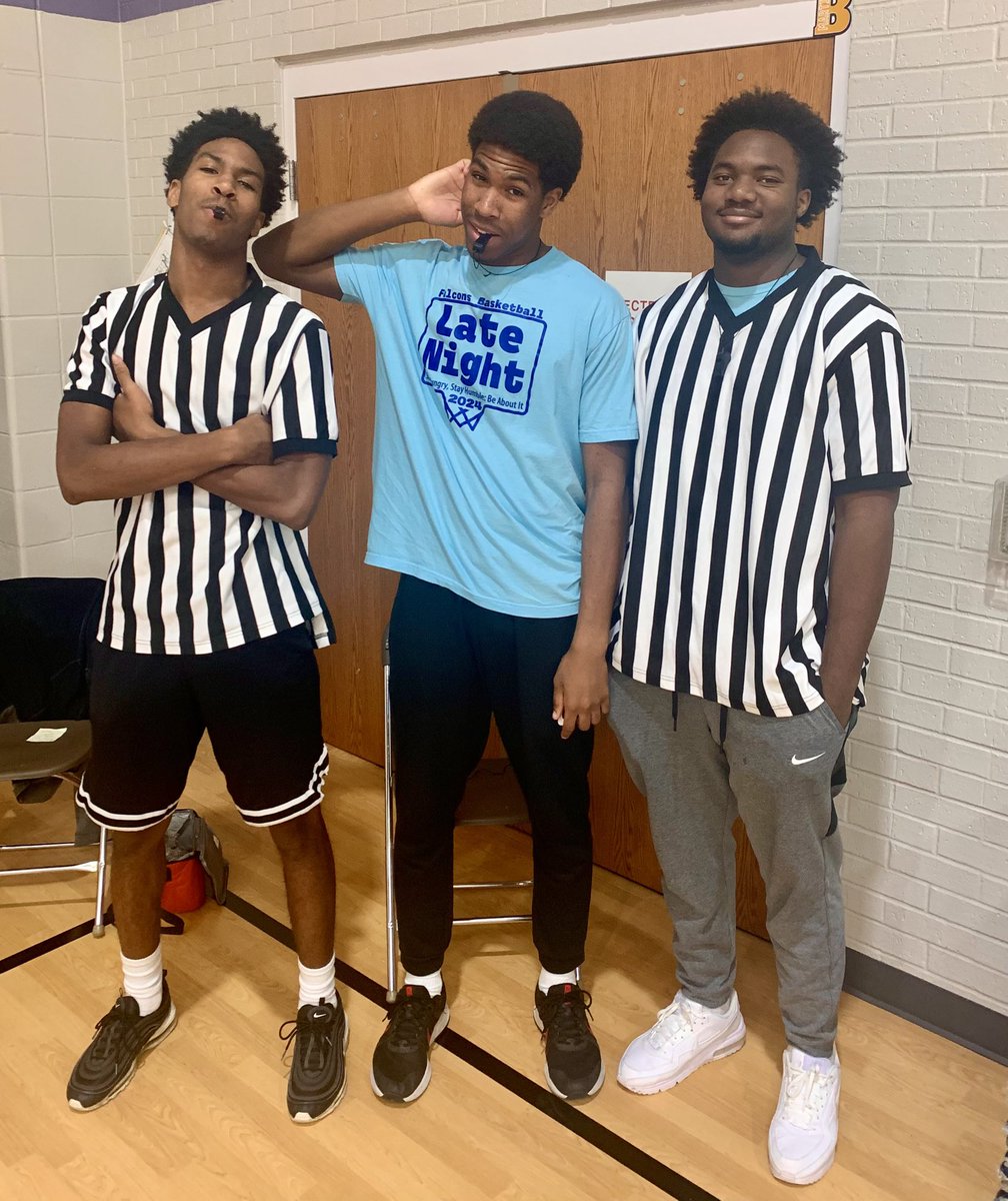 OSFalconHoops's tweet photo. Proud of my guys! After a tough loss last night, they are up early volunteering for @OlatheParksRec officiating basketball🏀💪🏼💯! #ServantLeadership #CommunityService @OlatheSouthHS @OS_BirdHouse @ADMillerOS @OSBoysBball https://t.co/nc10PjOzFF