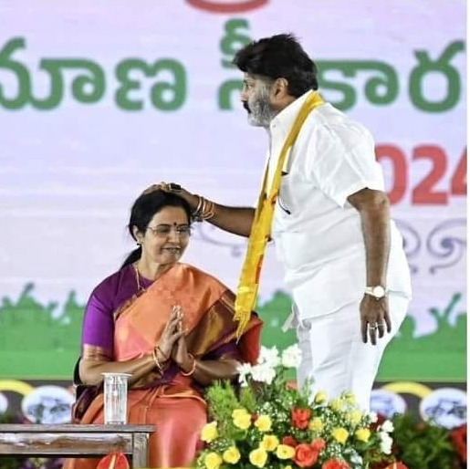 మా పుట్టింటికి రెండో పద్మం రావడం మా అందరికీ గర్వంగా ఉంది.

బాల అన్నయ్య .. జానపద, సాంఘిక, పౌరాణిక, చారిత్రక, సైన్స్ ఫిక్షన్, సోషియో ఫాంటసీ వంటి చిత్రాలలో నటించి  చిత్ర సీమలో 50 ఏళ్ల నట ప్రస్థానం ఇటీవలే పూర్తి చేసుకొని కళామతల్లిని మెప్పిస్తూనే వున్నాడు.

మరోవైపు హిందూపురం