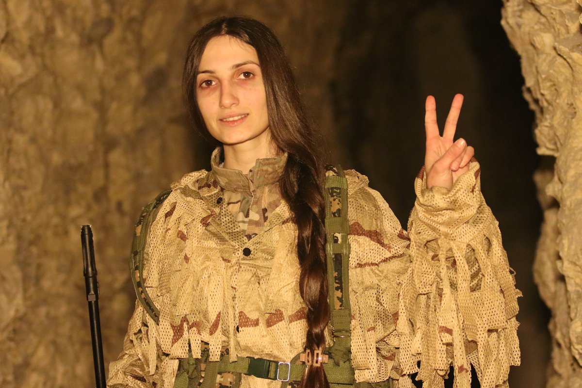 YPJDefense's tweet image. Dîroka Azadiya Gelan Bi Destê Jinên Leheng Tê Neqişandin #YPJ