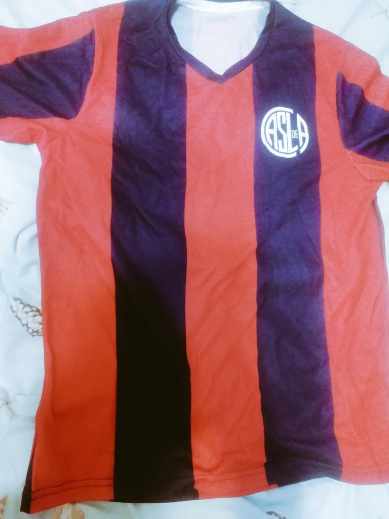 frenesiazulg's tweet photo. Si San Lorenzo gana hoy .Se sortea esta misma semana la retro.El miércoles

Si San Lorenzo gana 6 de 6  se sortean la de Matos. 
Si San Lorenzo gana las primeras 3  tmb van los guantes de Torrico gentileza de @MetodoAzulgrana como tercer sorteo 

Si sumamos 10 de 12 también se va la 38 de Gaich en el cuarto sorteo 
Si se da este batacazo ayuden con el quinto 

#todoseaporsacarselamufa

Único requisito RT
