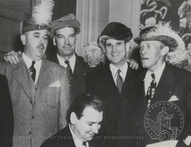 Why are these guys singing in hats #OTD in 1951? #HouseCollection loom.ly/ZNtCtw4