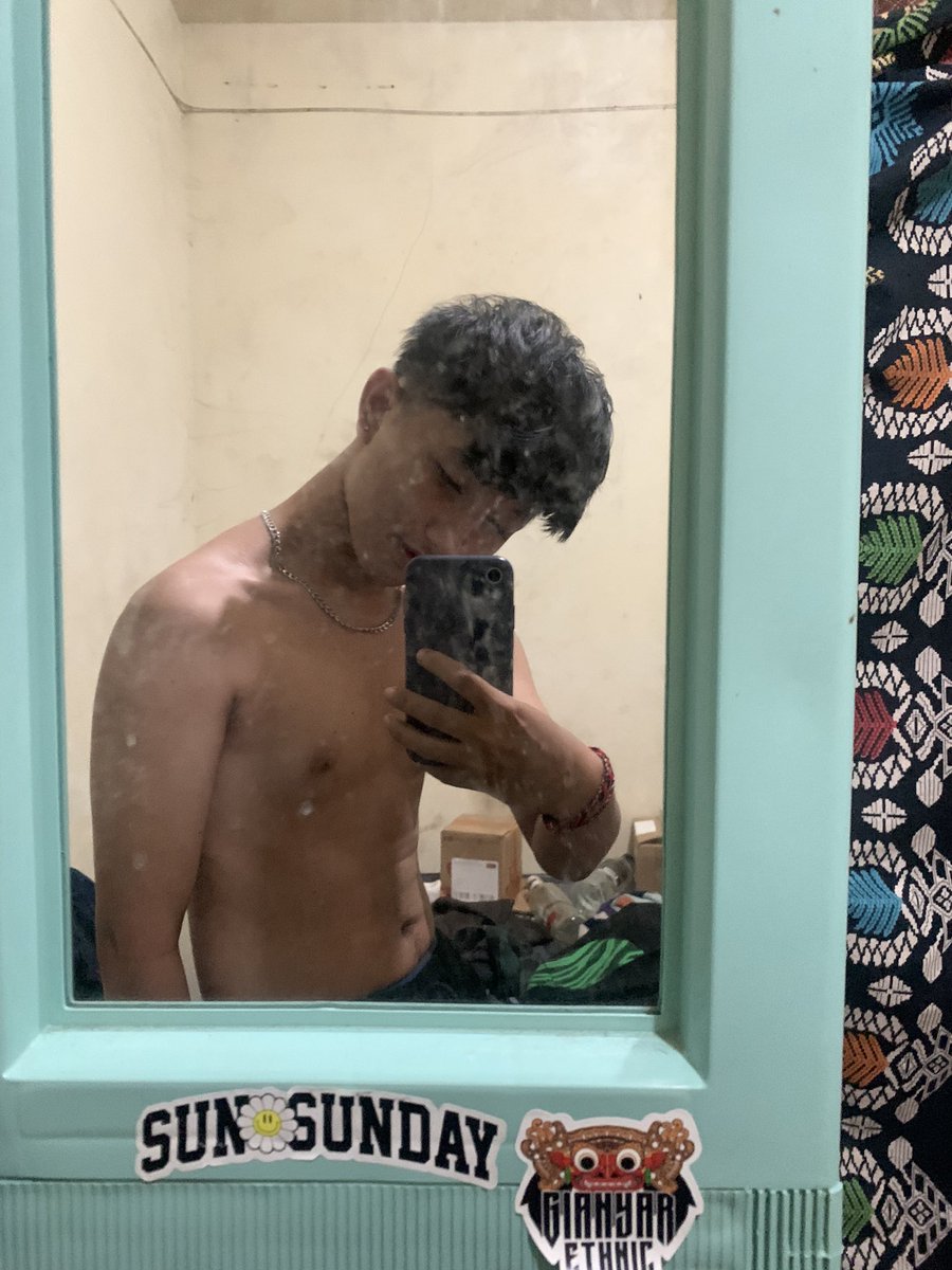 lawar_peek tweet media