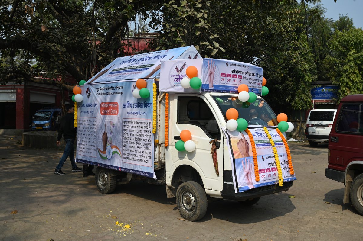 CEO West Bengal (@ceowestbengal) on Twitter photo Glimpses of SVEEP tableaux inauguration & celebration of NVD program in presence of DM & DEO at Purulia district West Bengal.
#NothingLikeVoting #IVoteForSure #NVD2025
<a href="/ECISVEEP/">Election Commission of India</a>
<a href="/SpokespersonECI/">Spokesperson ECI</a>
<a href="/rajivkumarec/">Rajiv kumar</a>
<a href="/anuj_chandak/">ANUJ CHANDAK</a> Glimpses of SVEEP tableaux inauguration & celebration of NVD program in presence of DM & DEO at Purulia district West Bengal.
#NothingLikeVoting #IVoteForSure #NVD2025
<a href="/ECISVEEP/">Election Commission of India</a>
<a href="/SpokespersonECI/">Spokesperson ECI</a>
<a href="/rajivkumarec/">Rajiv kumar</a>
<a href="/anuj_chandak/">ANUJ CHANDAK</a>