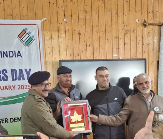 adc_sopore's tweet photo. Proud moment, ADC Sopore @SARaina JKAS has been honored with a prestigious award by District Administration Baramulla  for outstanding contributions in successful conduct of both Parliamentary &amp; Assembly elections 
@OfficeOfLGJandK
@diprjk 
@DCBaramulla https://t.co/ZckEKIFnwh