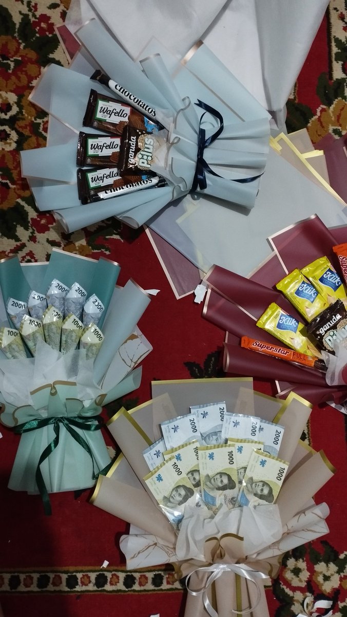 garnitauf_'s tweet photo. Malam Minggu ngapain?
Ubur ubur ikan lele
Bikin buket capek leee😔 https://t.co/JWmH36nYoS