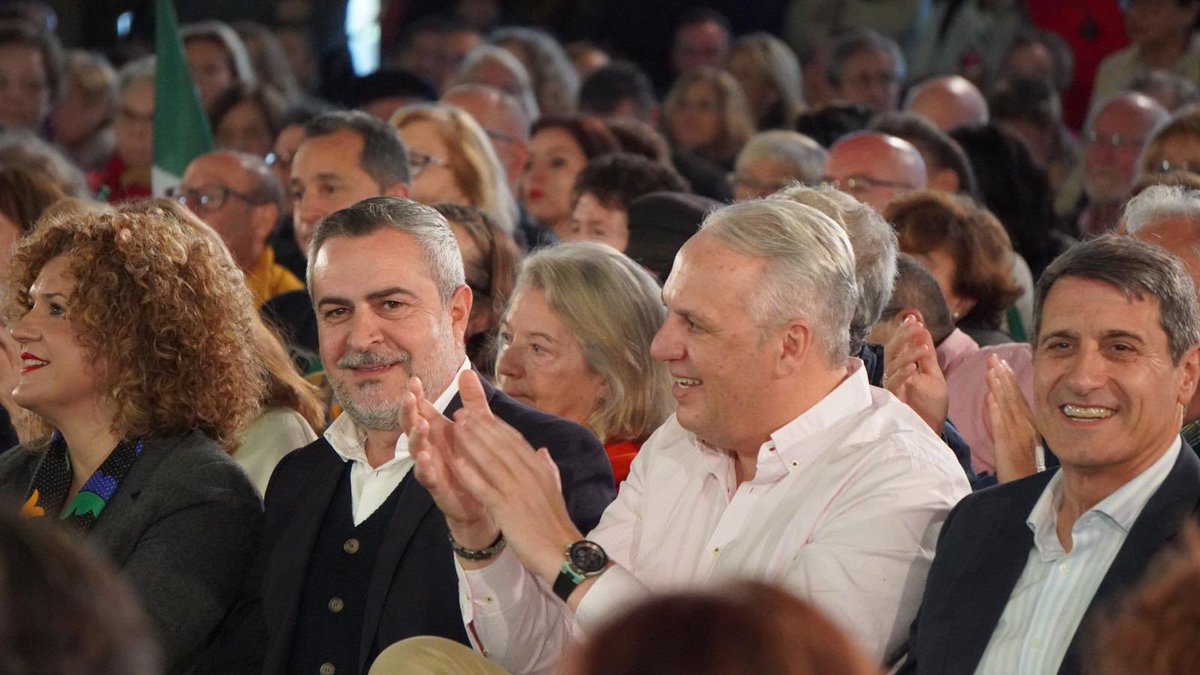 JCRuizBoix's tweet photo. Con las pilas cargadas y toda la fuerza del proyecto de @mjmonteroc y el @psoedeandalucia.

La igualdad, el progreso y el bienestar de la ciudadanía volverán a presidir la Junta con ella al frente.

¡¡Vamos a ganar!!

#AndaluciaGana https://t.co/x7y1iUtQBX