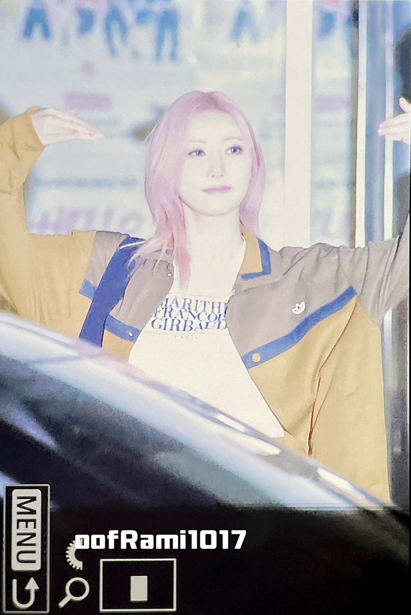 oofRami1017's tweet photo. 250125 
👋

#RAMI #라미 
#BABYMONSTER #베이비몬스터 https://t.co/zdtwpSc1Iw