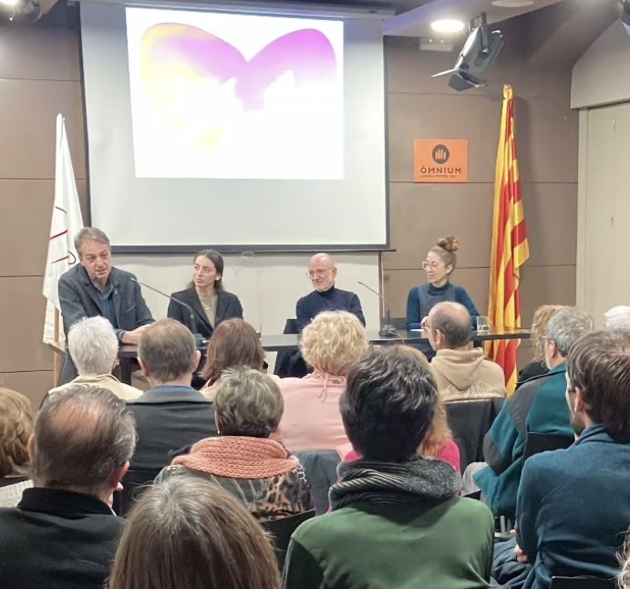 Art o Esport?
La #sardana o com eixamplar una dança q és més q un ball

El ball esportiu, no és més #esport que la sardana dels punts lliures.

Gràcies als amics de la <a href="/Capital_Sardana/">Capital de la Sardana</a> per convidar-me i per la feina feta aquest any ple de sardanisme a #Manresa!

#sardanaEsportiva