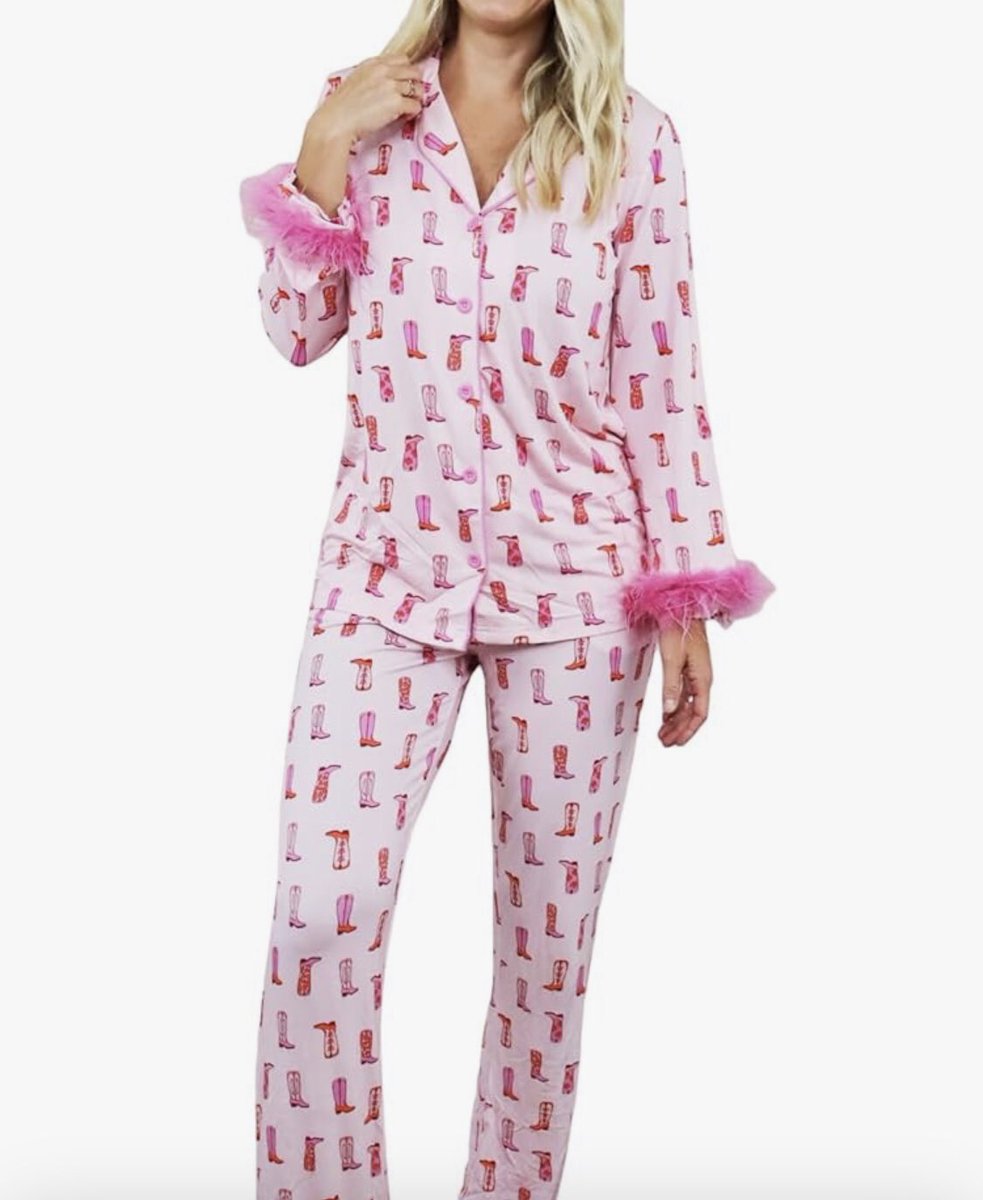 HAPPY VALENTINE'S💝
Brand: Yiulangde 
Women's Satin Silk Pajamas Sexy Feather Trim Long Sleeve Button Up Pjs Shirt Sleep Pajama Pants 2 Piece Lounge Sets
amzn.to/40Jzuk3