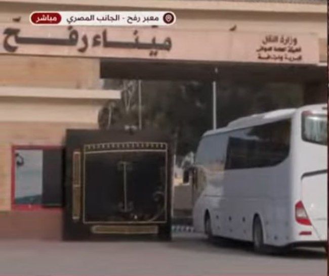 مرحبا بكم في مصر حللتم أهلا ونزلتم سهلا♥️♥️♥️
(الأسرى المحررين المبعدين إلى الخارج ضمن صفقة طوفان الأحرار يصلون إلى معبر رفح في طريقهم إلى مصر).

الله يجعلكم من المبعدين عن جهنم في الآخرة❤️
"... إن الذين سبقت لهم منا الحسنى أولئك عنها مُبعَدون"
#كتائب_القسام 
#الأسرى_الفلسطينيين