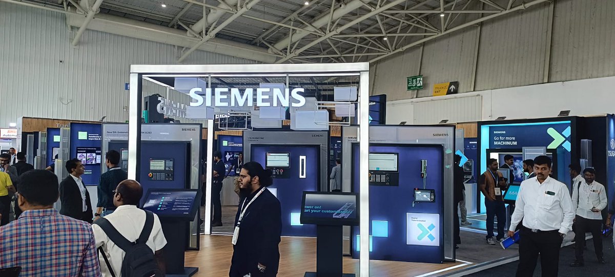 dailycadcam's tweet image. Great catching up with the @siemenssoftware  #India team—Mohammad Danish Vineet Warikoo Bangalore Harsha Anand Phadnis and Koushik Kasturi—at #IMTEX2025 Bengaluru!

The live demo at Hall 5, Booth B112 was impressive, showcasing the newly unveiled #SINUMERIK 828D controller and