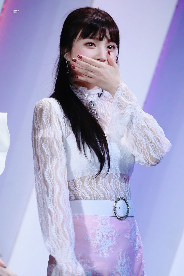 “Terima kasih banyak untuk Nekosama atas kata-kata yang begitu berarti. Benar-benar menyentuh hati,” lanjutnya sambil menghela nafas pelan, menatap tamu yang kini juga terlihat terharu.