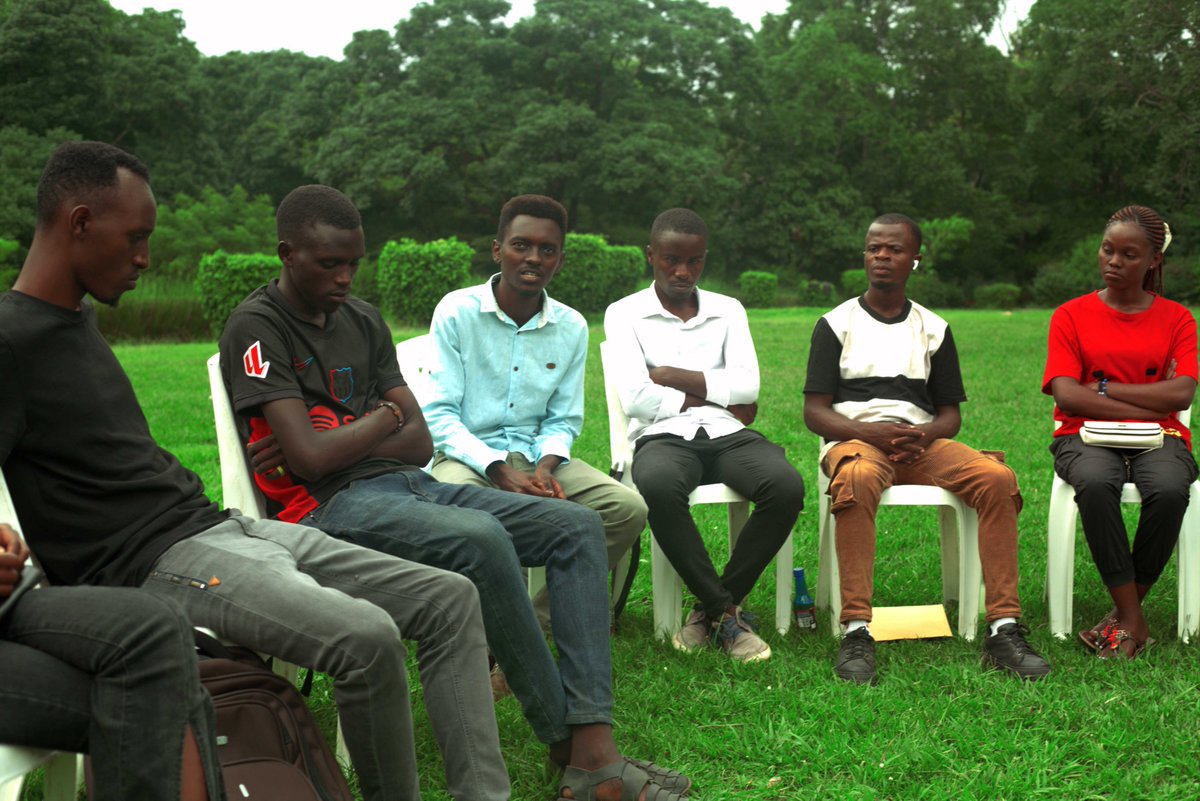 OproEngineering's tweet photo. Nous organisons des rencontres avec les jeunes ingénieurs formés sur la sauvegarde environnementale et sociale dans le but d'accompagner leurs initiatives.
Ce 23/1, au jardin publique, ils ont présenté l'initiative de collecter bientôt les déchets en pastique qu'ils vont recycler https://t.co/bP0ZBxPpuX