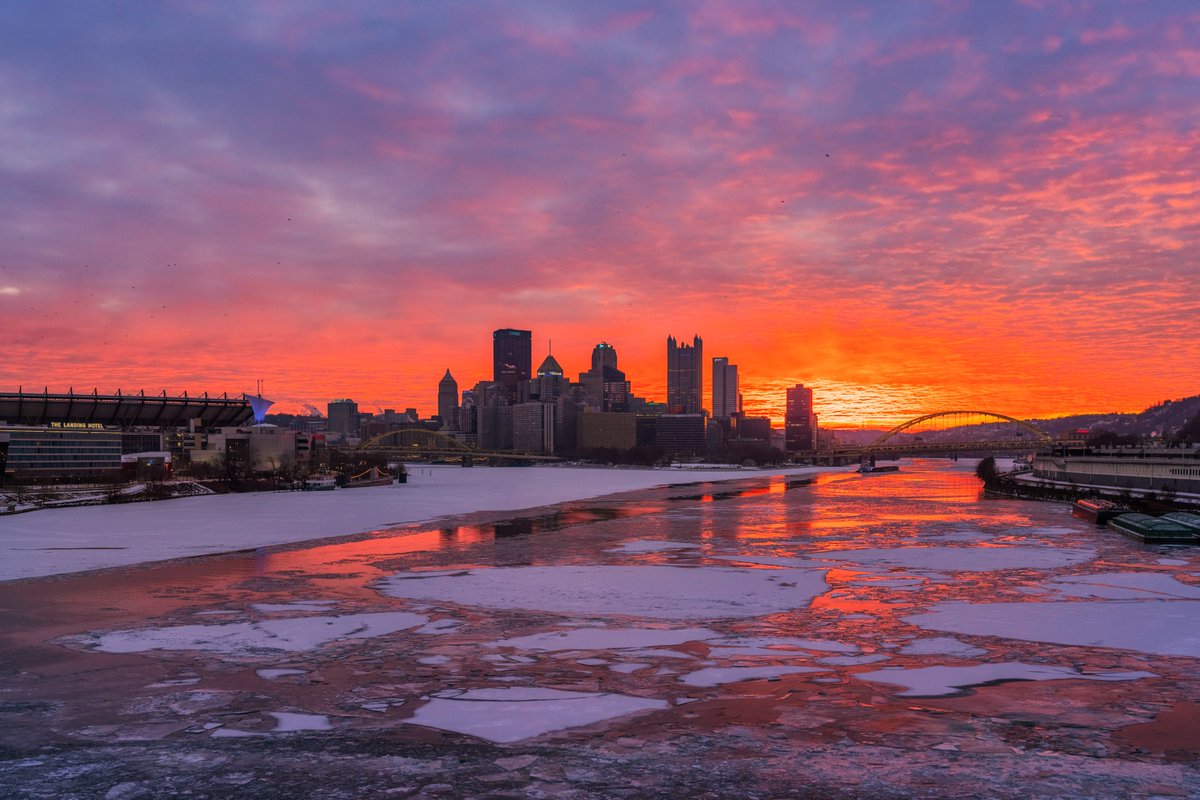 Well that was the sunrise of the year in #Pittsburgh this morning. The color stretched all across the horizon and high into the sky, reflecting in the icy Ohio River to make for an amazing scene. So many to share from today, but this one is definitely a favorite.